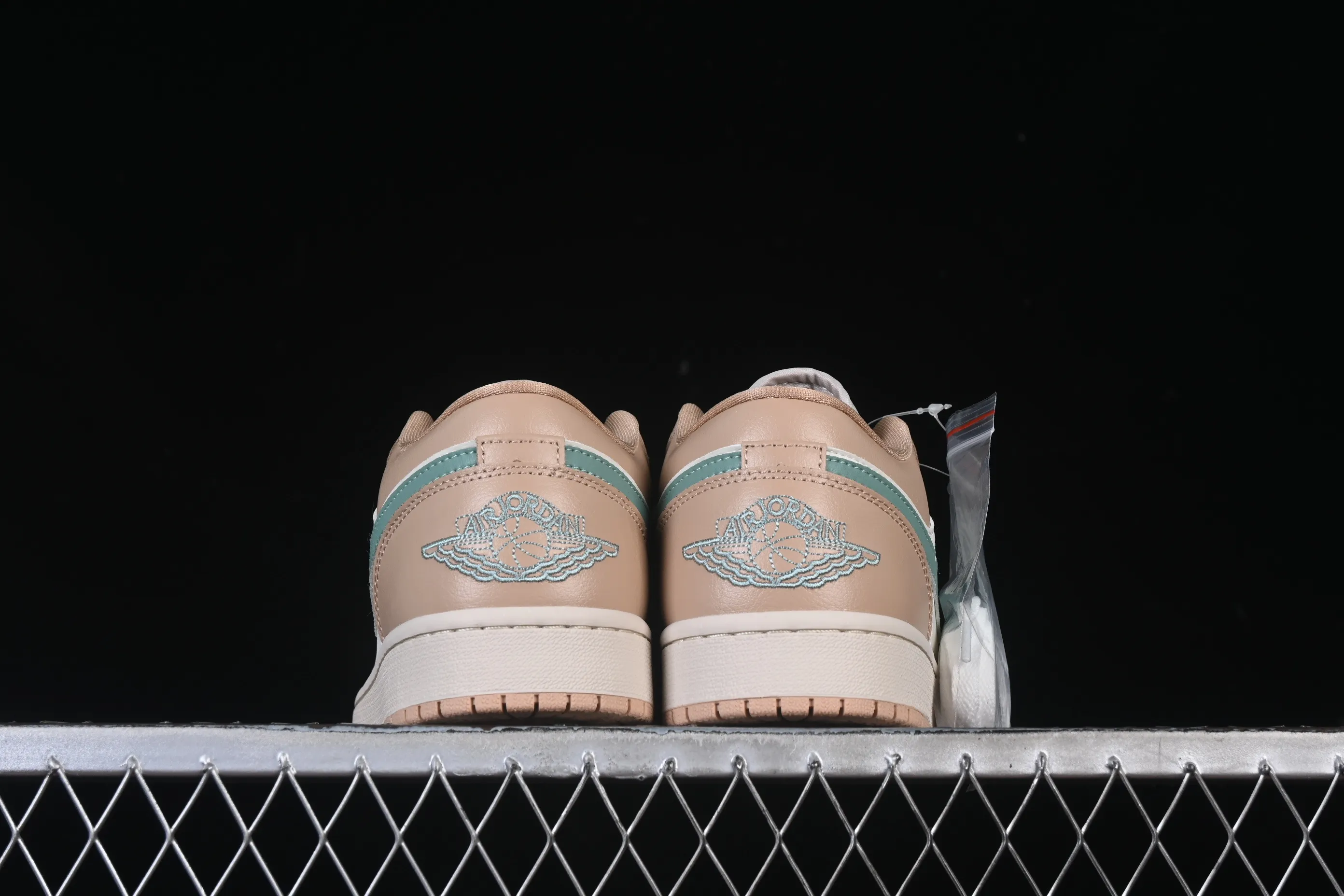 All categories Air Jordan Jordan series basketball shoes Air Jordan 1 Low Air Jordan 1 Low AJ1 Joe 1 Mi Orange low-top cultural and casual sneakers DC0774-130
